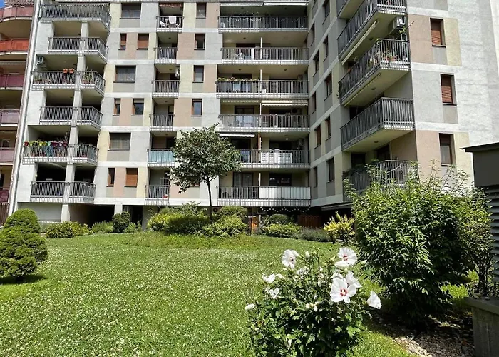 - Free Garage, Ac, Balcony, Wi-fi Lejlighed
