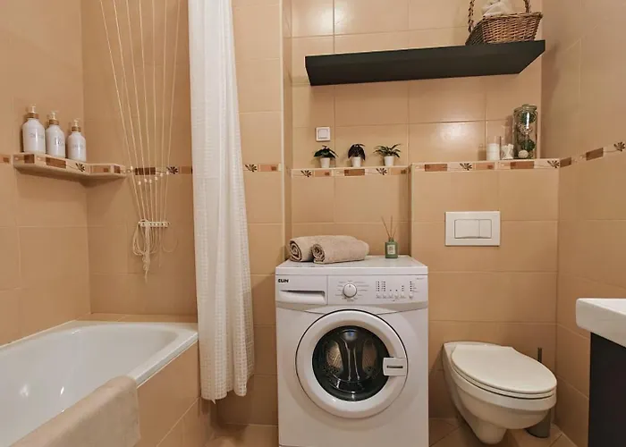 Апартаменты - Free Garage, Ac, Balcony, Wi-fi *
