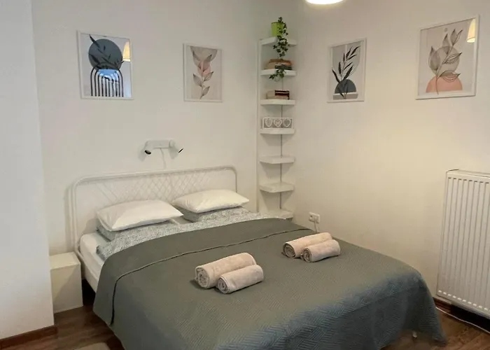 - Free Garage, Ac, Balcony, Wi-fi Appartement *